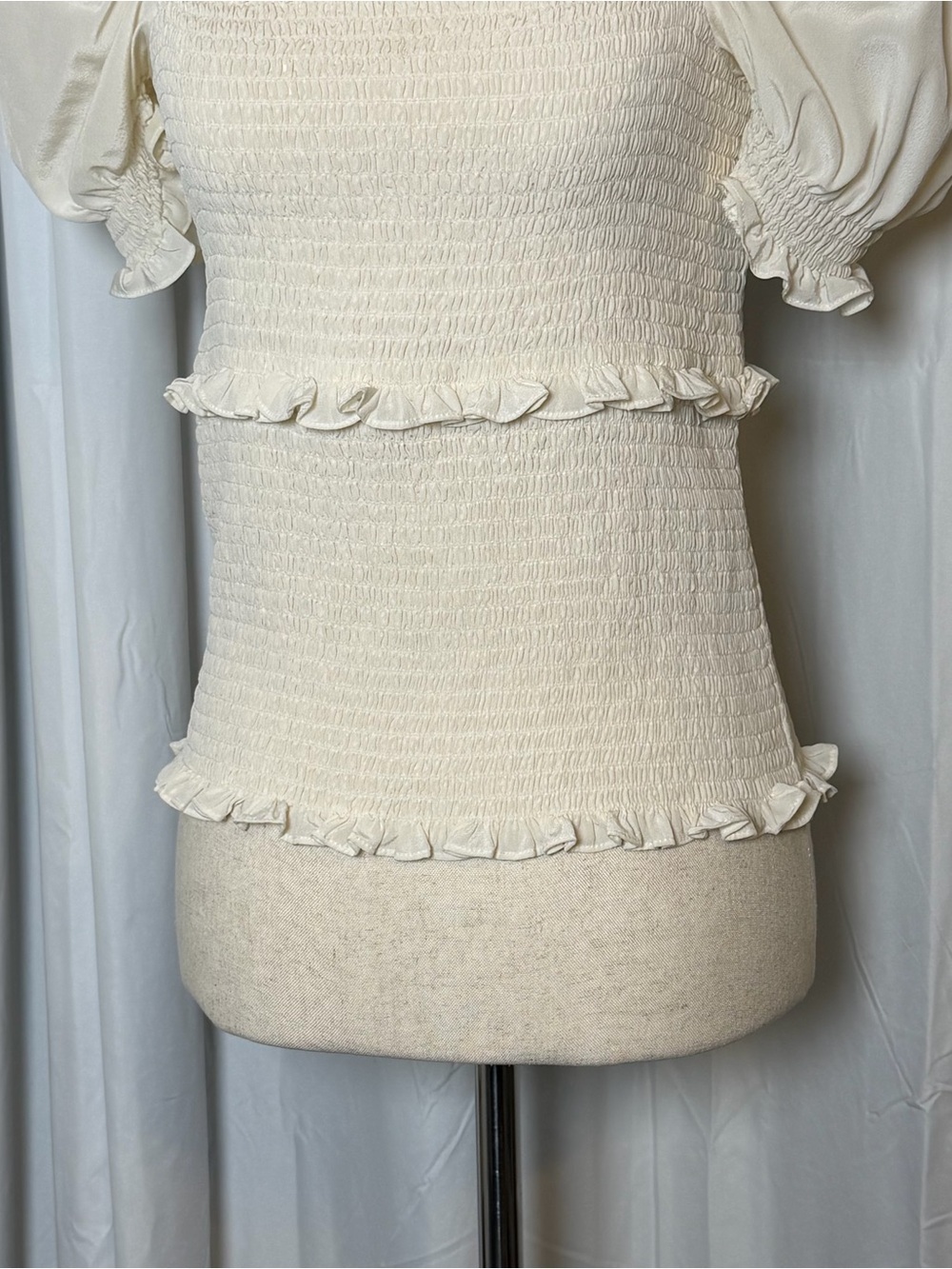 Cinq à Sept Ellis Top Silk Smocked Puff Sleeve White Square Neck Size Large - Picture 5 of 11